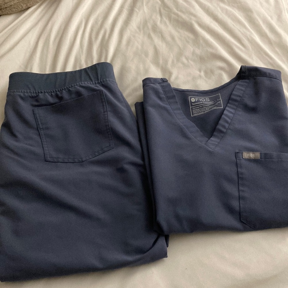 Figs scrubs! Excellent condition. Joggers